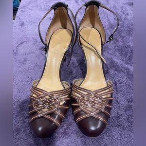 Antonio Melani woman’s brown size 7.5 heeled sandal.